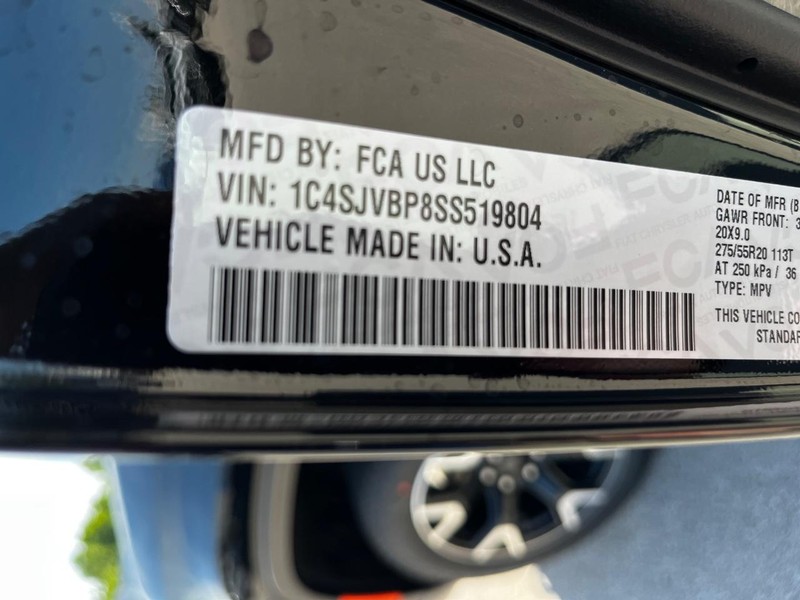 Jeep Wagoneer Vehicle Full-screen Gallery Image 19