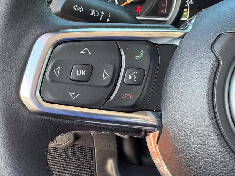 Jeep Wrangler Vehicle Full-screen Gallery Image 13