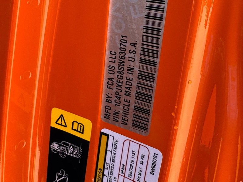 Jeep Wrangler Vehicle Full-screen Gallery Image 19