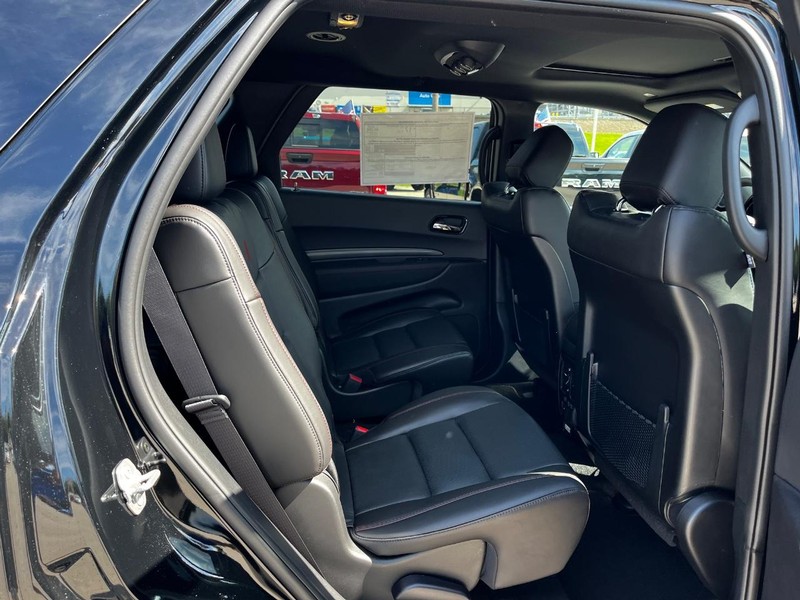 Dodge Durango Vehicle Full-screen Gallery Image 04