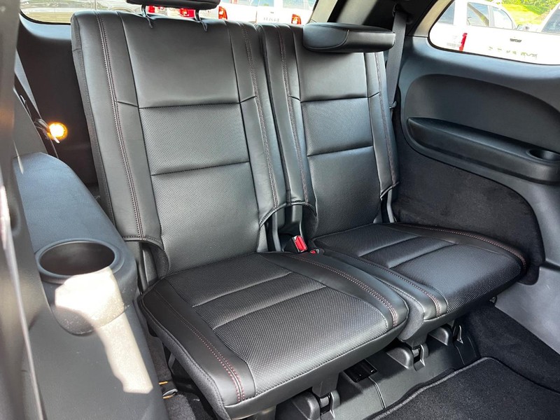 Dodge Durango Vehicle Full-screen Gallery Image 05