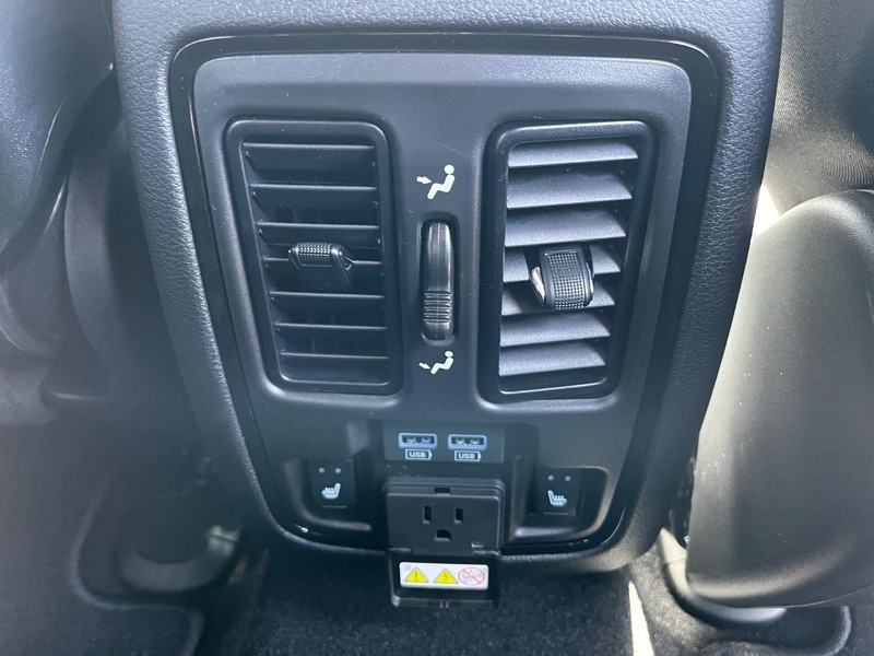 Dodge Durango Vehicle Full-screen Gallery Image 06