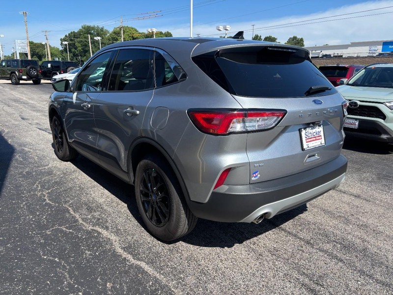 Ford Escape Vehicle Full-screen Gallery Image 06