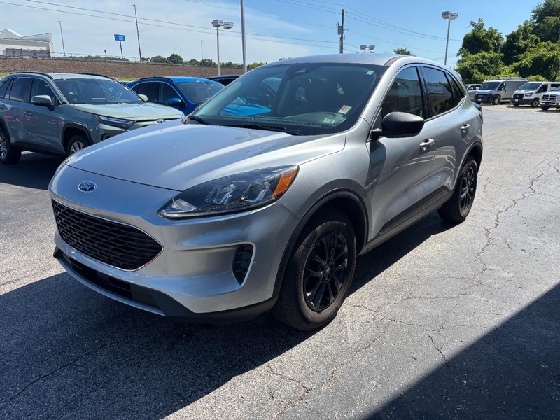 Ford Escape Vehicle Full-screen Gallery Image 08