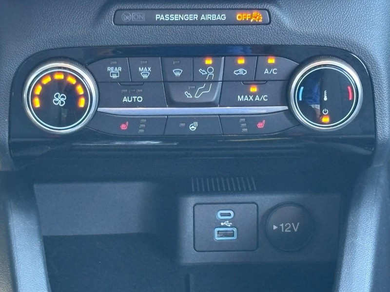 Ford Escape Vehicle Full-screen Gallery Image 14