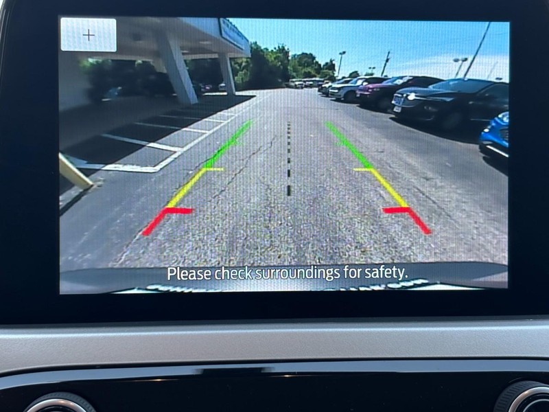 Ford Escape Vehicle Full-screen Gallery Image 21