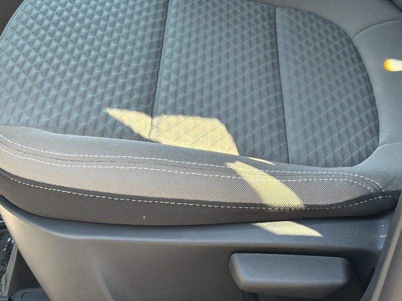 Ford Escape Vehicle Full-screen Gallery Image 24