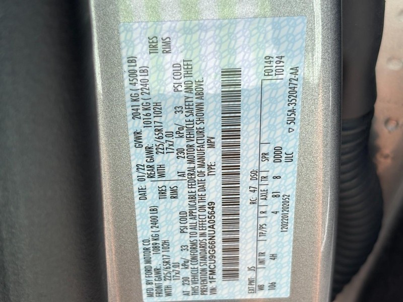 Ford Escape Vehicle Full-screen Gallery Image 25