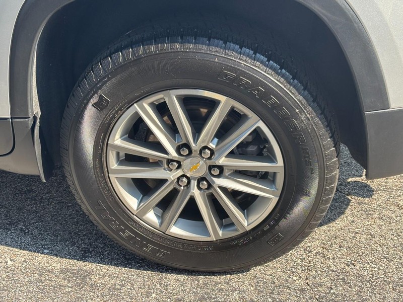 Chevrolet Traverse Vehicle Full-screen Gallery Image 07