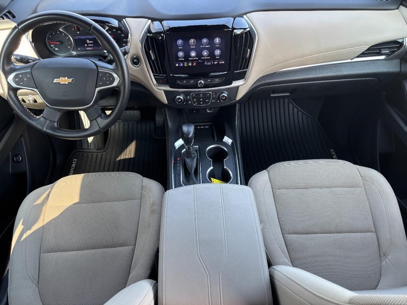 Chevrolet Traverse Vehicle Full-screen Gallery Image 12