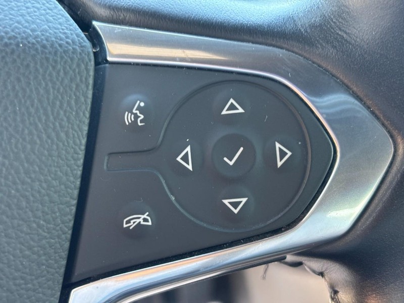 Chevrolet Traverse Vehicle Full-screen Gallery Image 19