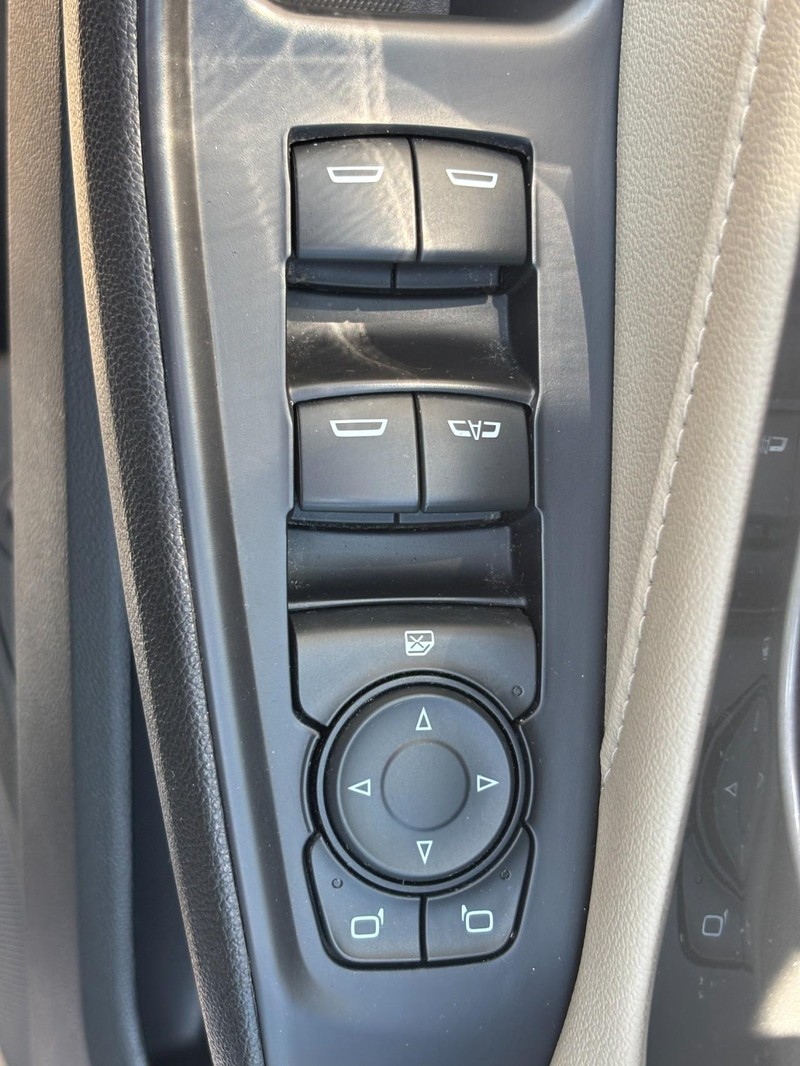 Chevrolet Traverse Vehicle Full-screen Gallery Image 24