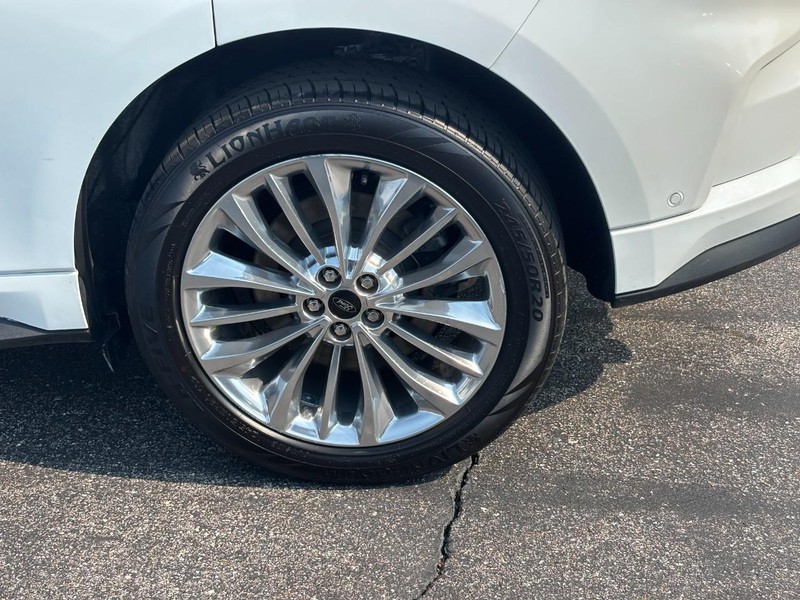 Ford Edge Vehicle Full-screen Gallery Image 07