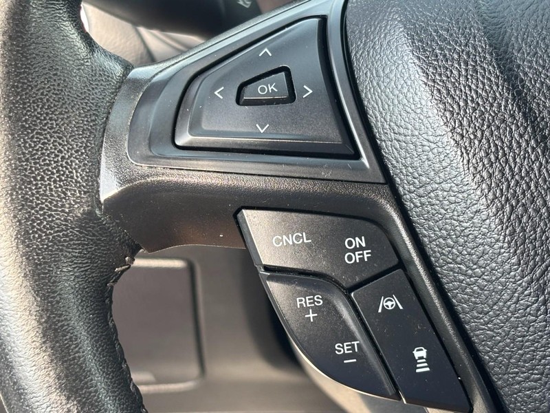 Ford Edge Vehicle Full-screen Gallery Image 17