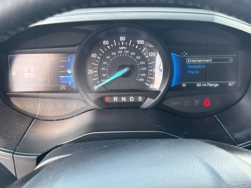 Ford Edge Vehicle Full-screen Gallery Image 19