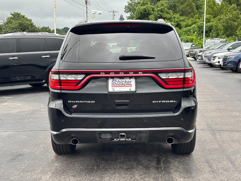 Dodge Durango Vehicle Full-screen Gallery Image 05