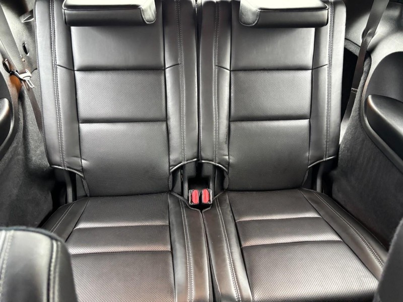 Dodge Durango Vehicle Full-screen Gallery Image 11