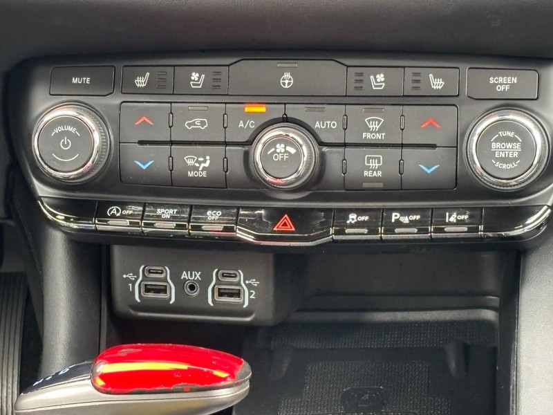 Dodge Durango Vehicle Full-screen Gallery Image 15