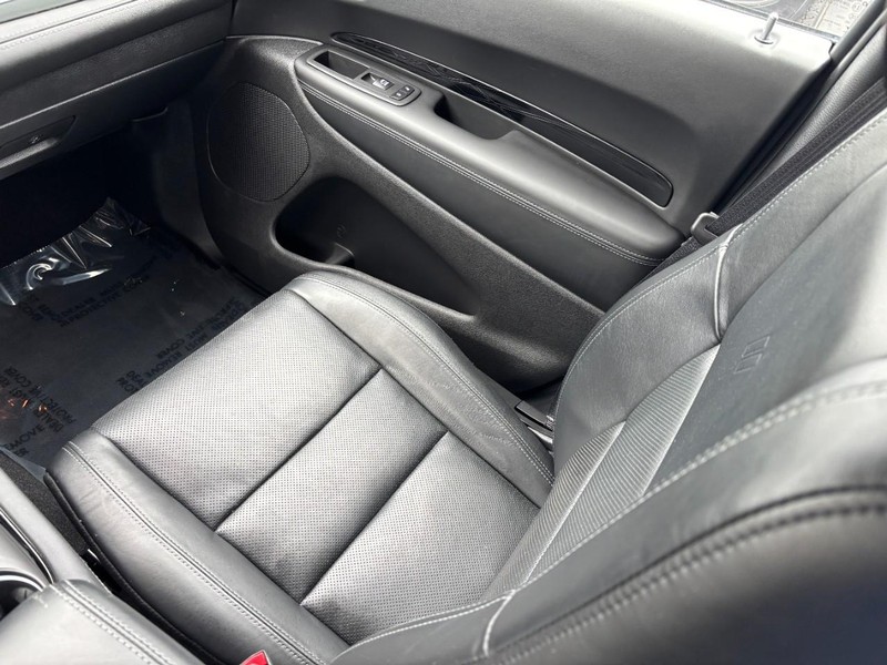 Dodge Durango Vehicle Full-screen Gallery Image 16