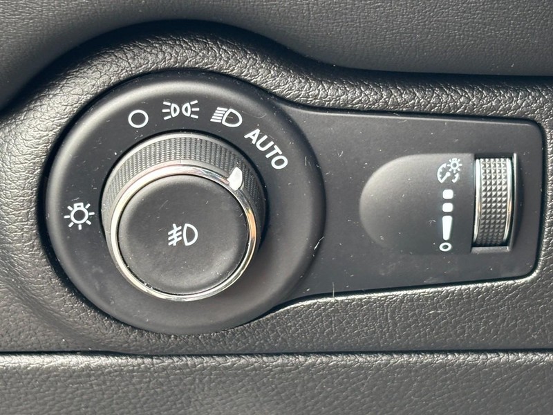 Dodge Durango Vehicle Full-screen Gallery Image 17