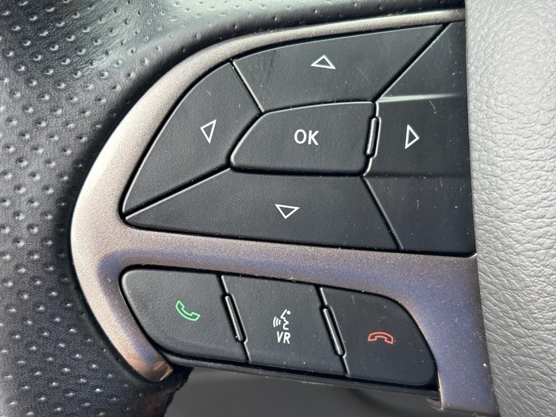 Dodge Durango Vehicle Full-screen Gallery Image 18