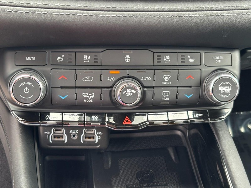 Dodge Durango Vehicle Full-screen Gallery Image 24