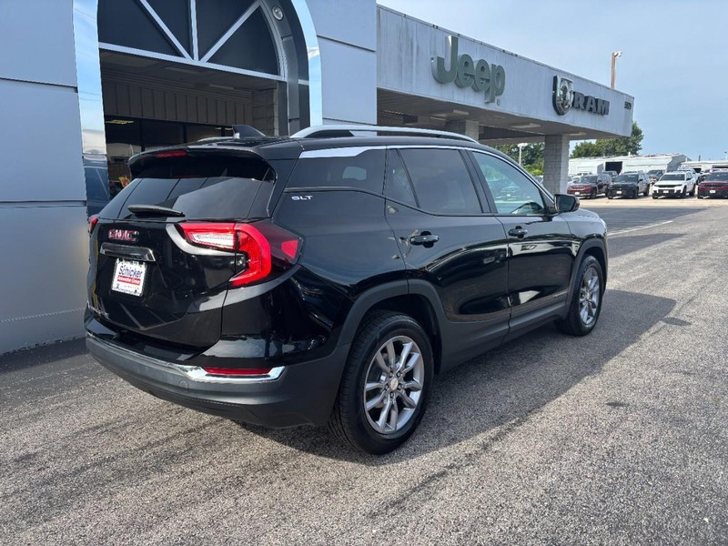 GMC Terrain Vehicle Full-screen Gallery Image 03