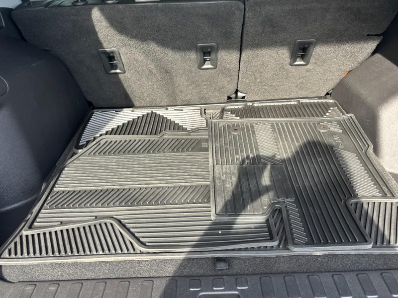 GMC Terrain Vehicle Full-screen Gallery Image 04