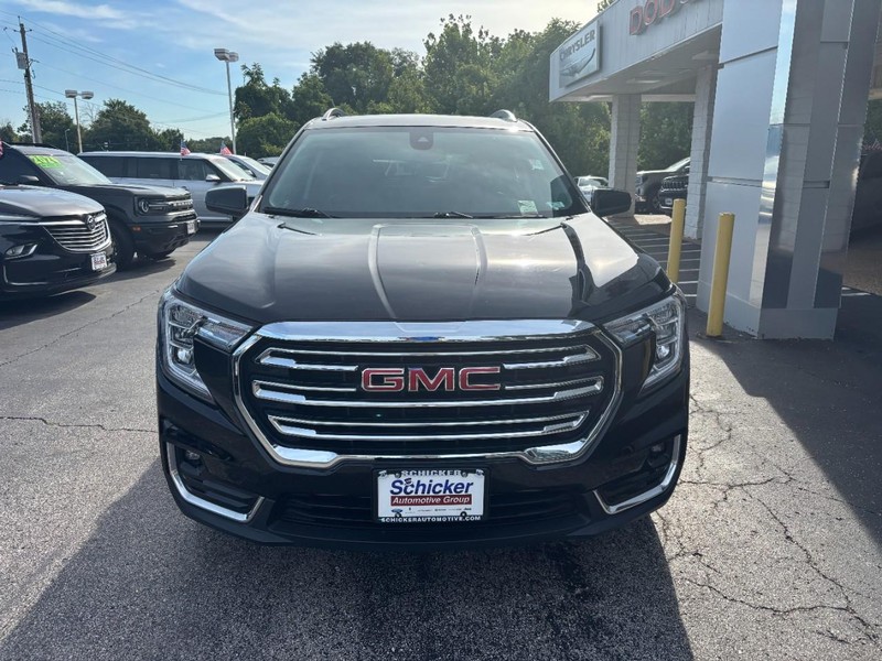 GMC Terrain Vehicle Full-screen Gallery Image 09