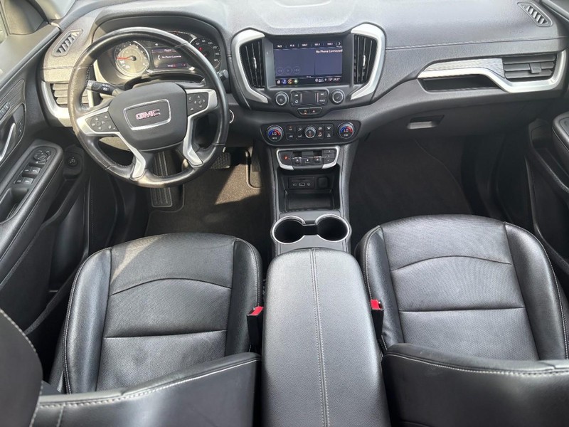 GMC Terrain Vehicle Full-screen Gallery Image 11
