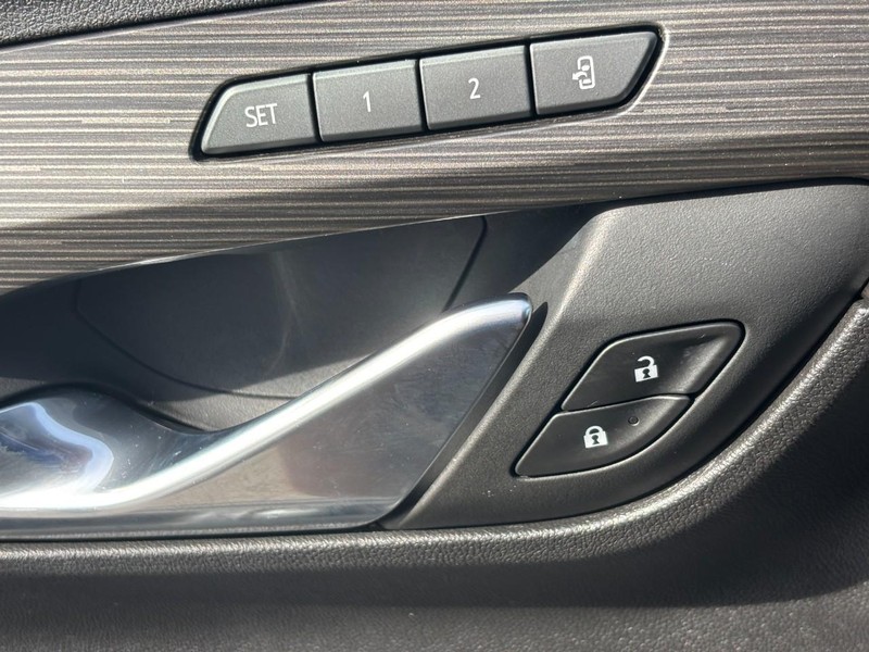 GMC Terrain Vehicle Full-screen Gallery Image 24