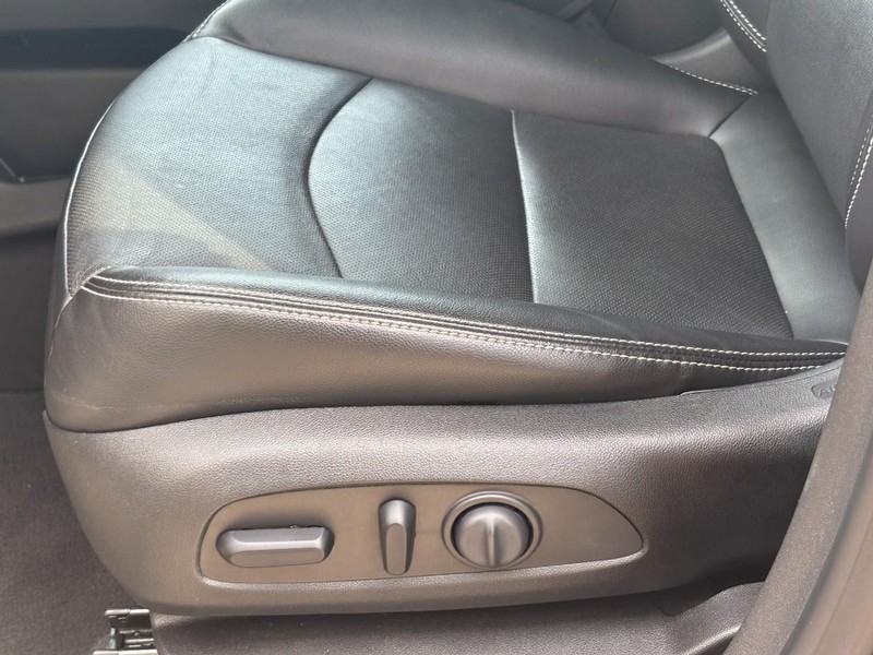 GMC Terrain Vehicle Full-screen Gallery Image 25