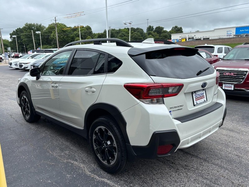 Subaru Crosstrek Vehicle Full-screen Gallery Image 06