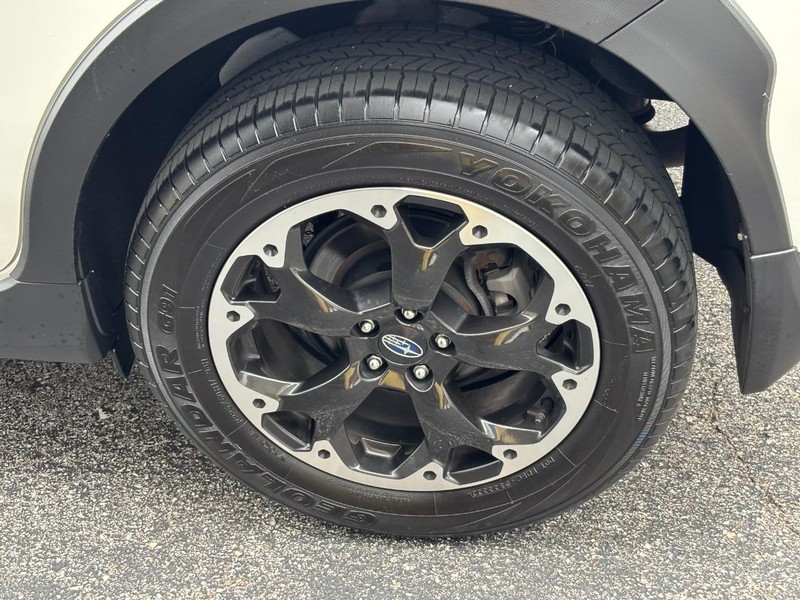 Subaru Crosstrek Vehicle Full-screen Gallery Image 07