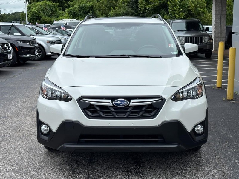Subaru Crosstrek Vehicle Full-screen Gallery Image 09