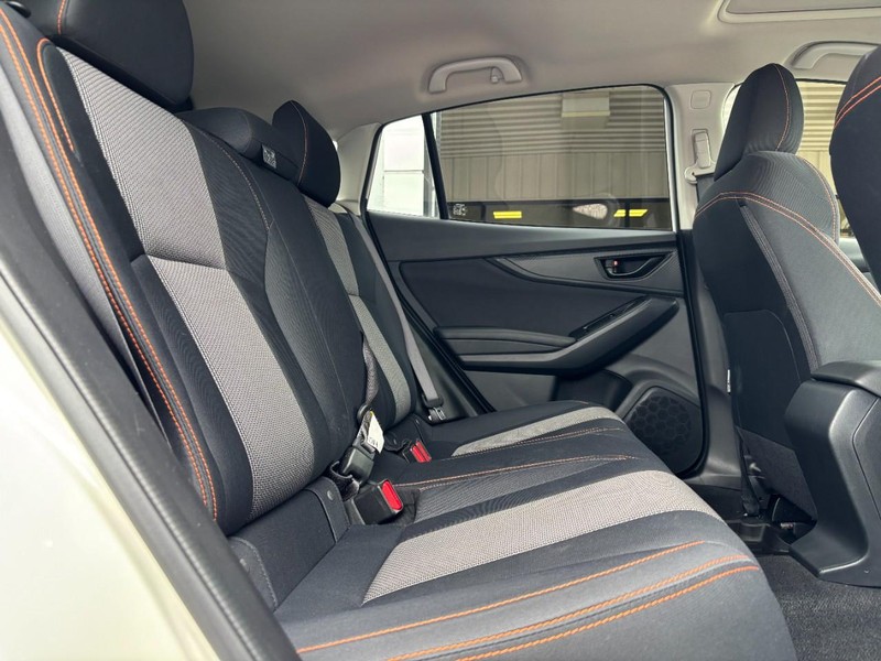 Subaru Crosstrek Vehicle Full-screen Gallery Image 10