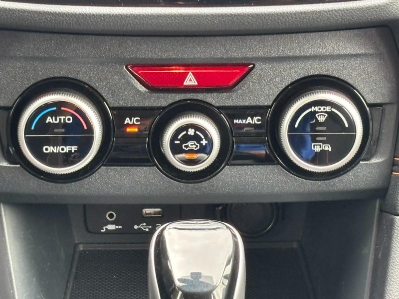 Subaru Crosstrek Vehicle Full-screen Gallery Image 14