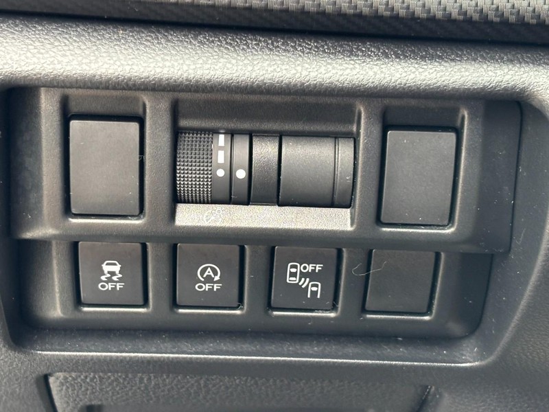 Subaru Crosstrek Vehicle Full-screen Gallery Image 16