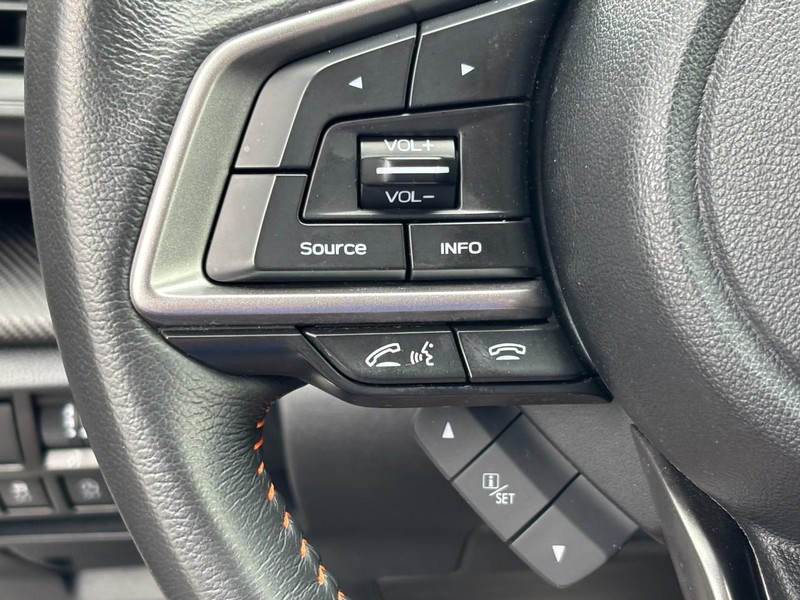 Subaru Crosstrek Vehicle Full-screen Gallery Image 17