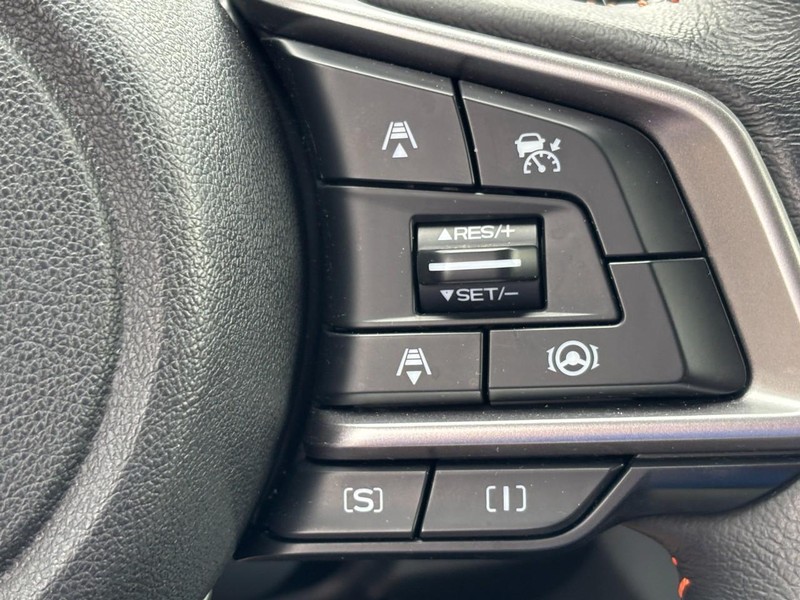 Subaru Crosstrek Vehicle Full-screen Gallery Image 18