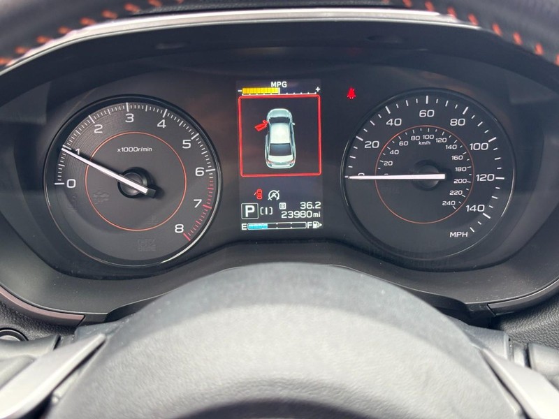 Subaru Crosstrek Vehicle Full-screen Gallery Image 19