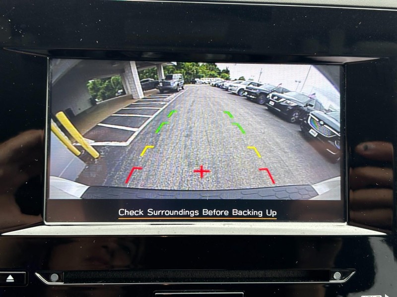 Subaru Crosstrek Vehicle Full-screen Gallery Image 21