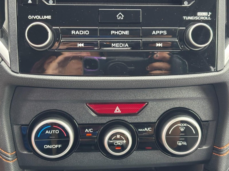 Subaru Crosstrek Vehicle Full-screen Gallery Image 22