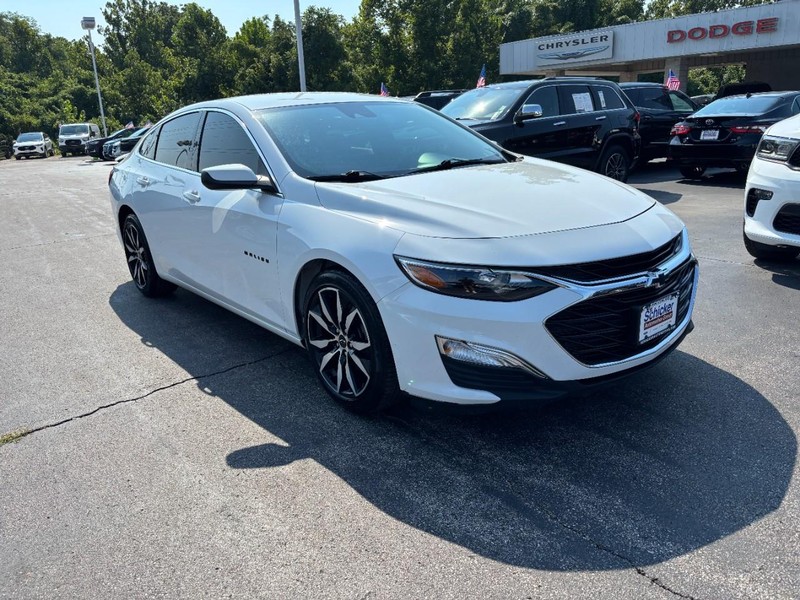 Chevrolet Malibu Vehicle Full-screen Gallery Image 02