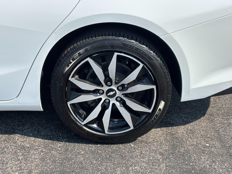 Chevrolet Malibu Vehicle Full-screen Gallery Image 07