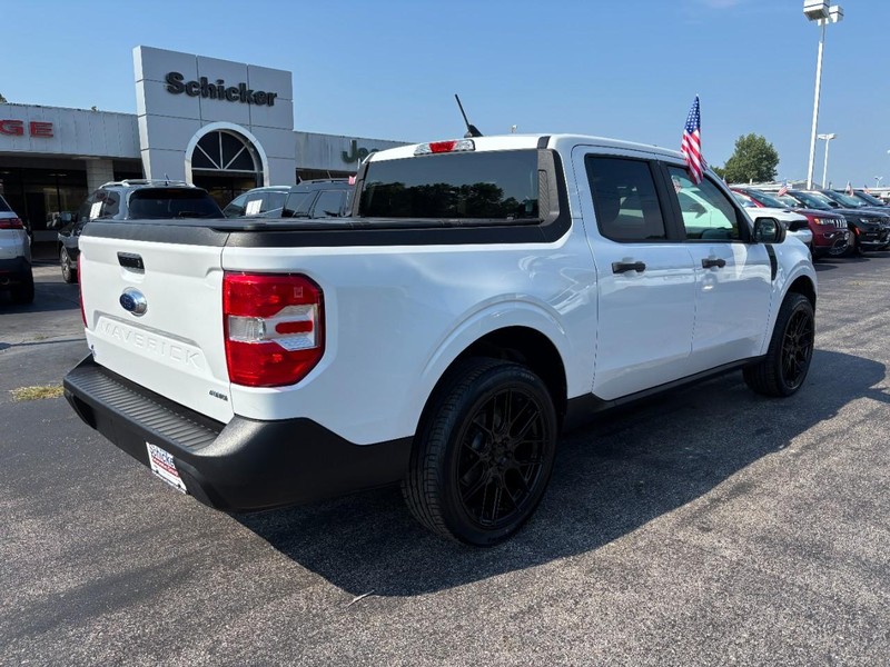 Ford Maverick Vehicle Full-screen Gallery Image 03