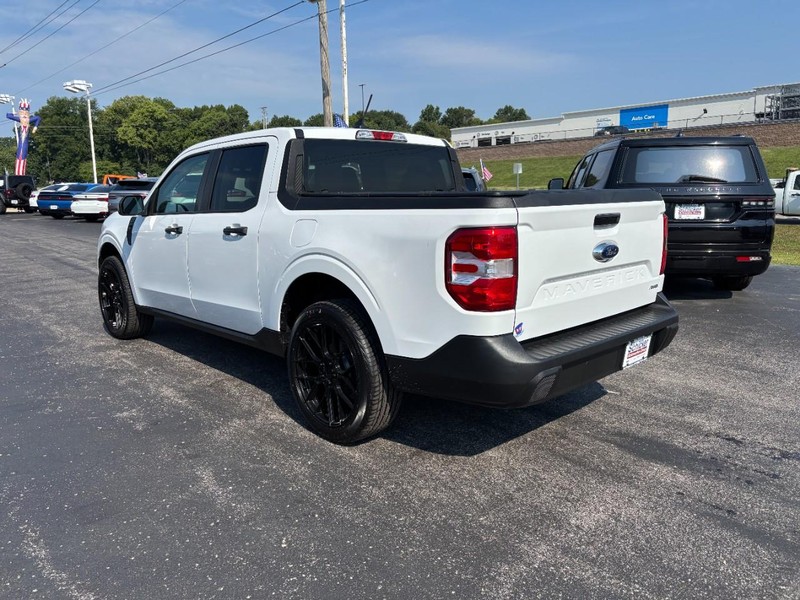 Ford Maverick Vehicle Full-screen Gallery Image 06