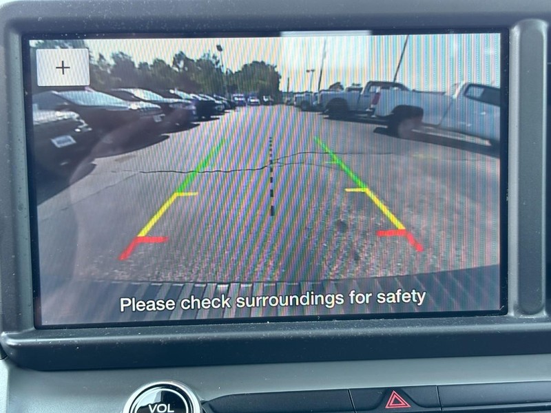 Ford Maverick Vehicle Full-screen Gallery Image 21