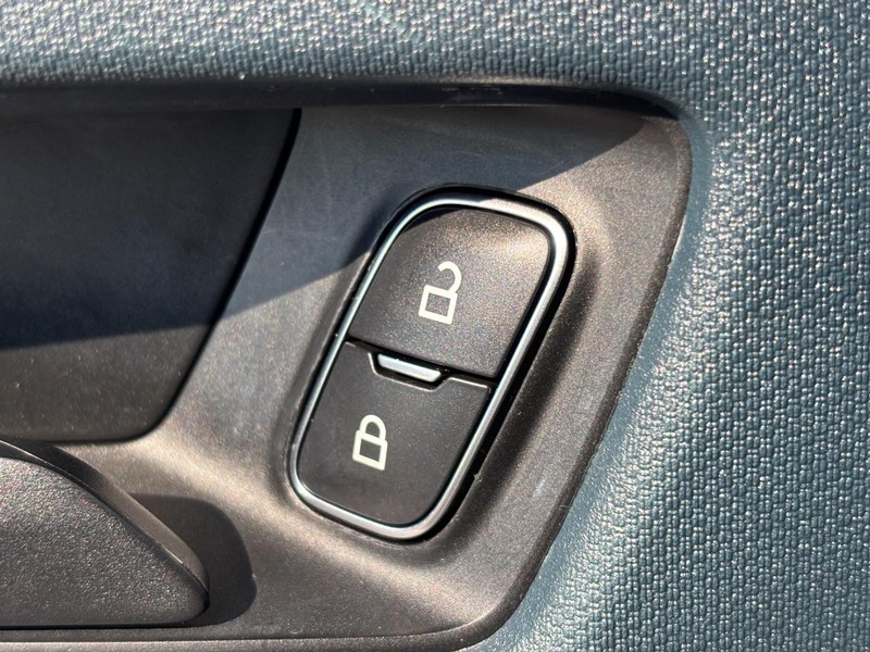 Ford Maverick Vehicle Full-screen Gallery Image 24