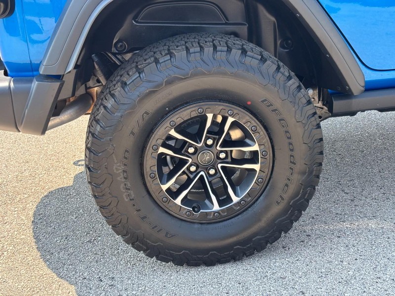 Jeep Wrangler Vehicle Full-screen Gallery Image 04